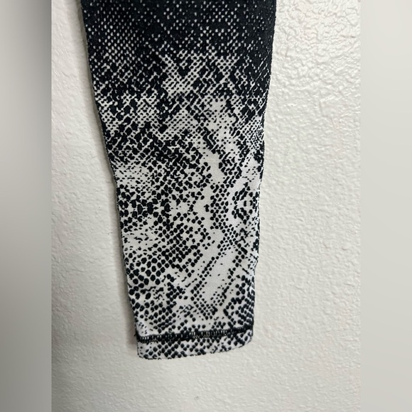 TNA Snake Print Leggings - Picture 4 of 4
